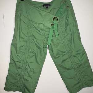Bebe Y2K Ruched Green Capri Pants with Asymmetrical Button Waist